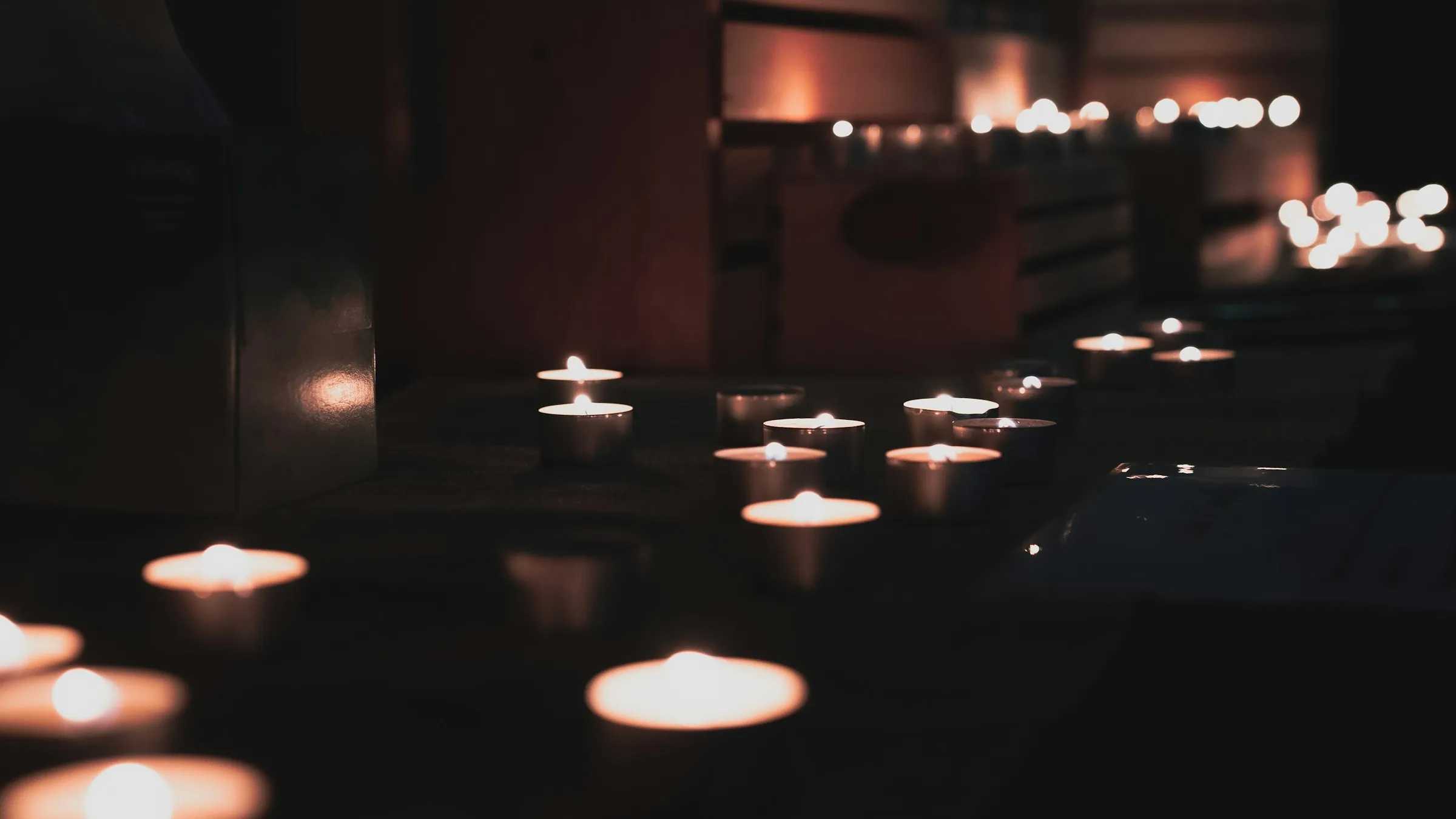 Ein stiller Raum mit sanftem Licht