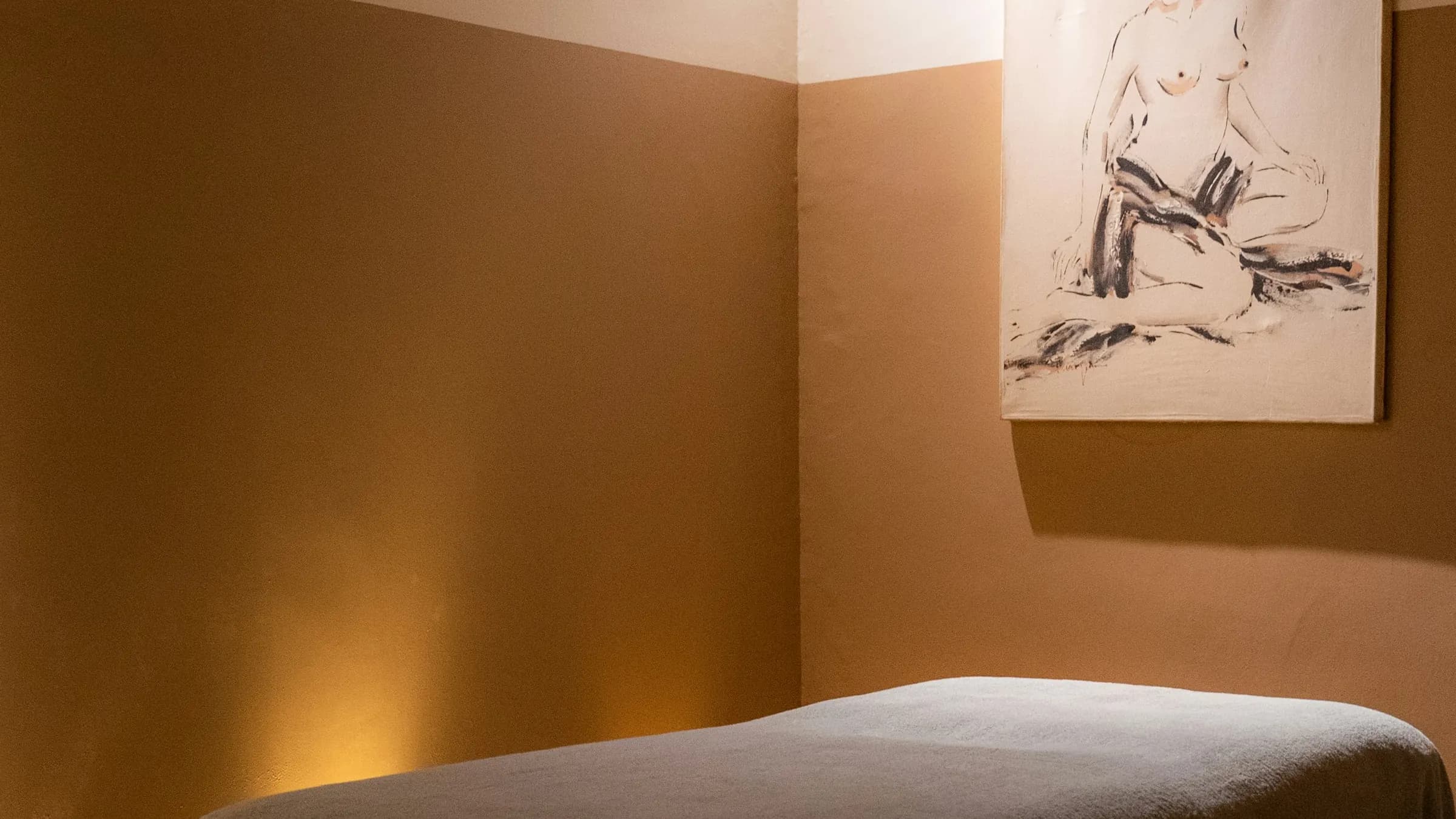 Ein vorbereiteter Massageraum